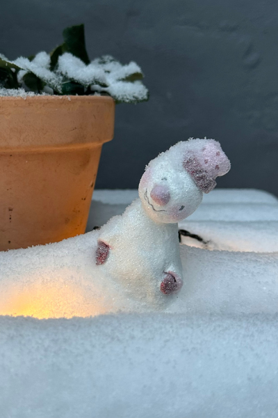 Snemanden Ollie julefigur - hvid/rosa